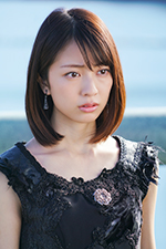 ユナ（演：小島梨里杏）