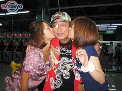美女からキスの祝福！？