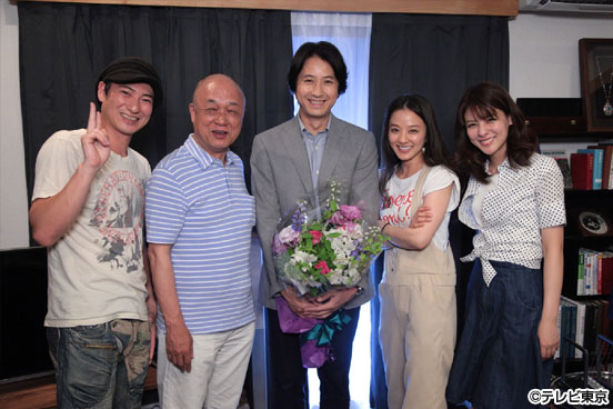 写真：(左から、忍成修吾、田山涼成、谷原章介、中越典子、藤井美菜)