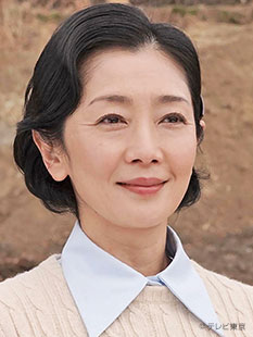 天羽テル（麻生祐未）