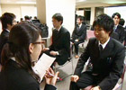 新卒採用･･･広がる格差～ヤマ場を迎えた'０９年就職戦線