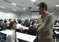 業績悪化…７２人が自宅で研修 新入社員の思い
