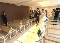 【“格安”結婚式が人気のワケとは】＿ティーブライド　模擬結婚式の様子