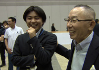 世界で売ってこい！ユニクロ、“民族大移動”作戦