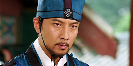 イ・ユクト（パク・コニョン）