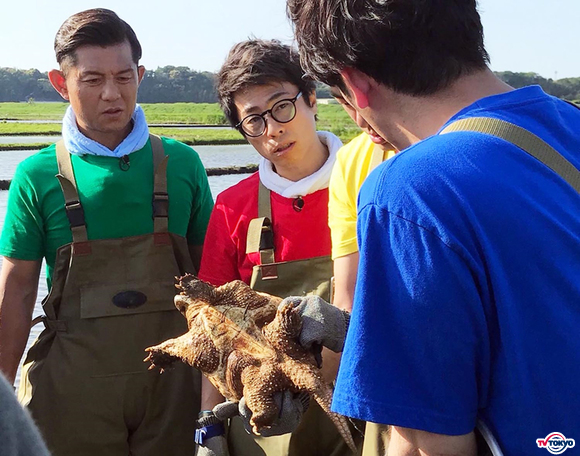 ロンブー・淳「1年半やってきて、今日が一番大変でした」宿敵カミツキガメの大量捕獲に成功！｜池の水ぜんぶ抜く大作戦