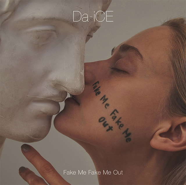 『FAKE ME FAKE ME OUT』初回盤A