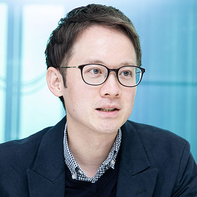 ビジネス開発部 香月　翔