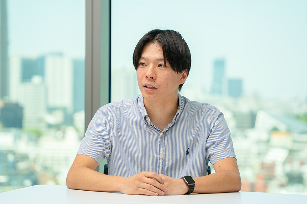 インタビュー