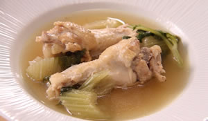 鶏肉とセロリのビネガースープ