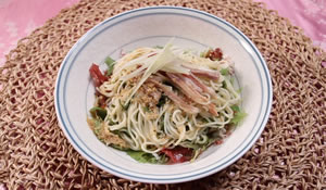 めかぶの冷やし和え麺