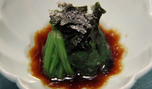 ほうれん草のえごま油和え