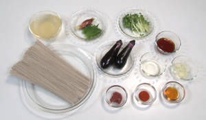 茄子の揚げ浸しと香味野菜のつけ蕎麦