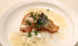 鯖の竜田揚げチーズあんかけ