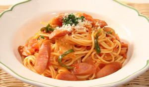 たっぷりトマトのナポリタン