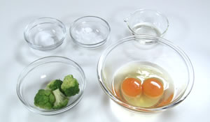 小倉優子さん作　特製 混ぜ混ぜおにぎり弁当