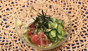 たっぷりきゅうりとマグロの和え物