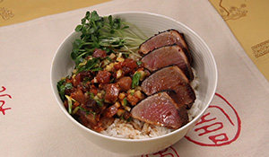 カツオの海鮮丼