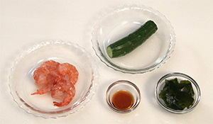 むきエビの酢の物
