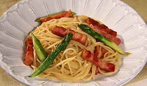 ゴロッとベーコンのペペロンチーノ