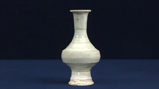 中国の青白磁の壺