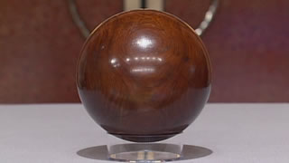 日本最古のボウリングボール