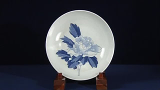 鍋島焼の大皿