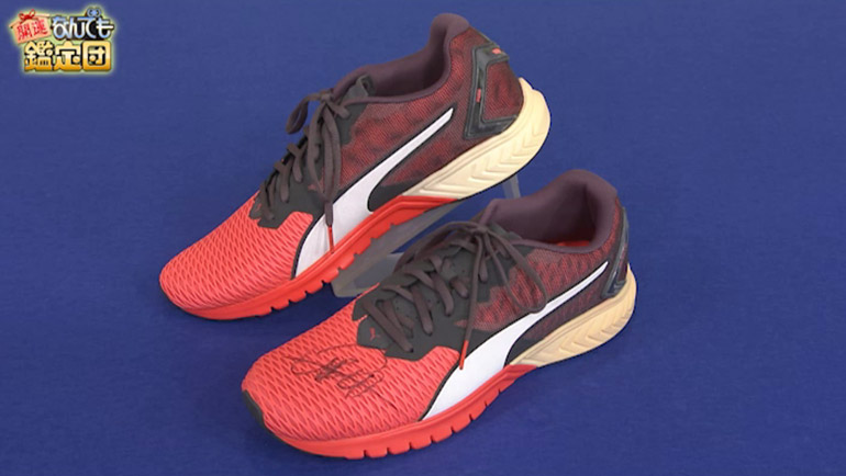 ウサイン・ボルトのサイン入りシューズ