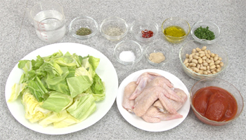 美肌を目指す!鶏の手羽先とキャベツのトマトソース煮 材料