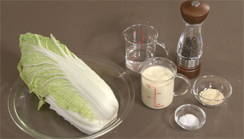 女性ホルモンの働きを助ける!白菜の豆乳煮 材料