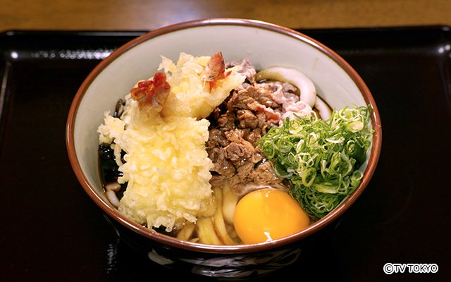  肉月見伊勢うどん（えび天トッピング）
