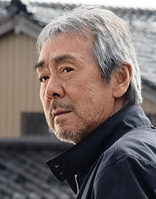 荒井敏男（60）：寺尾　聰