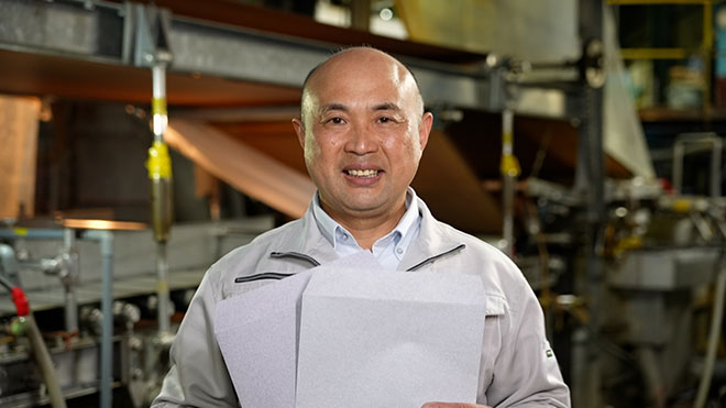 タオルの綿くずから紙をつくる　愛媛県繊維染色工業組合　平塚竜二