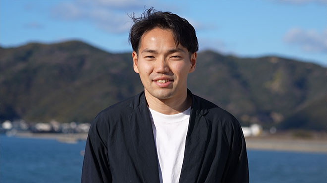 海藻飼料で牛のゲップのメタンを削減　サンシキ 久保田遼