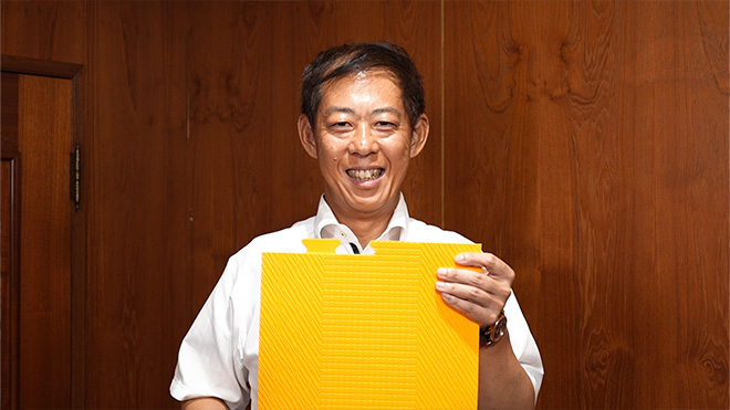 誰にでもやさしいゴム製の点字ブロック　錦城護謨　太田泰造