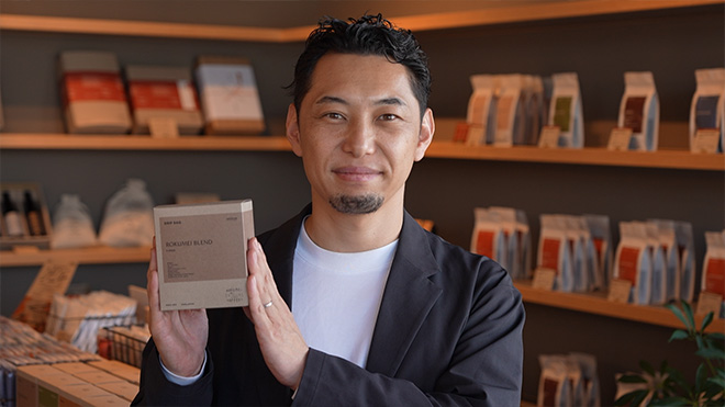 コーヒーかすを炭にしてクラフト紙に再生　ロクメイコーヒー　井田浩司