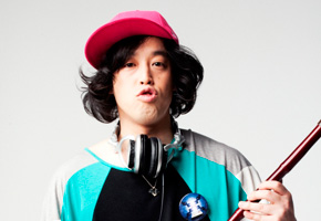 DJやついいちろう