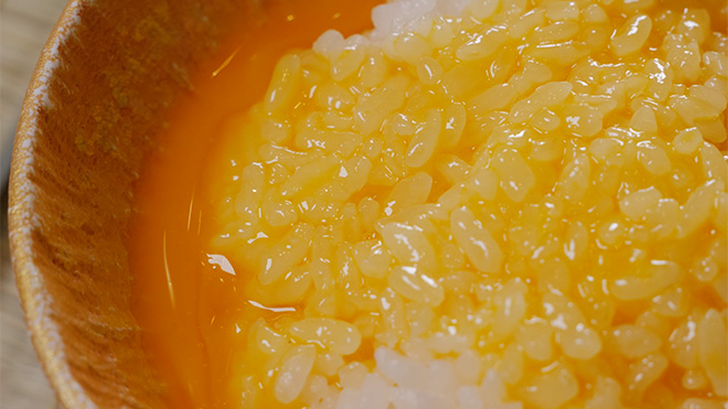 卵かけご飯にトリュフ・キャビア・ウニ　東京・恵比寿