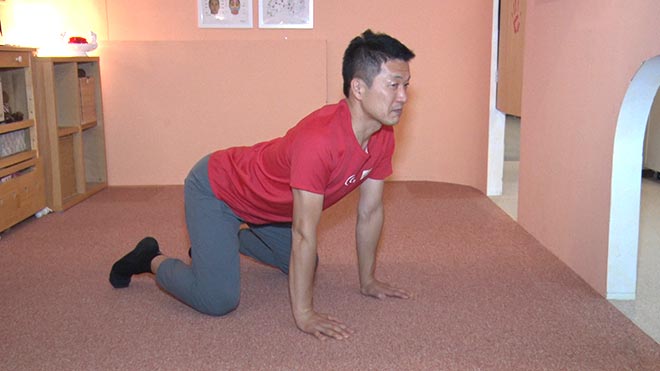 脳が活性化する「赤ちゃん返り」体操とは