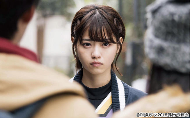 アイ(西野七瀬)とカオル(富田健太郎)のデートが気になる翔(野村周平)は