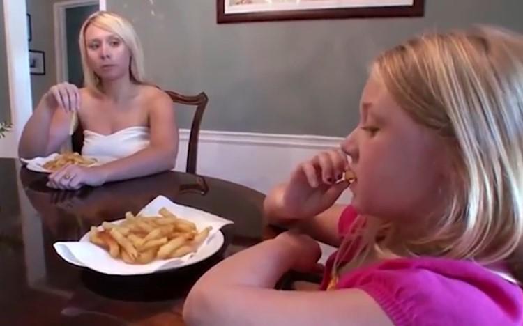 26年間フライドポテトを食べ続けるシングルマザー 愛娘ももちろんフライドポテト 偏食親子の行く テレ東プラス