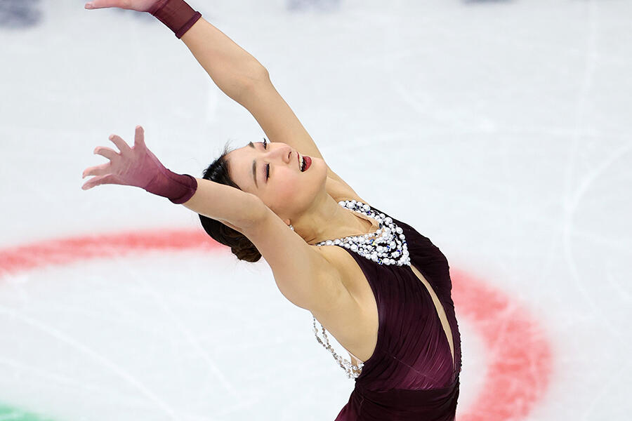 坂本花織 最後の五輪は銀メダル 悲願の金にあと一歩も2大会連続の