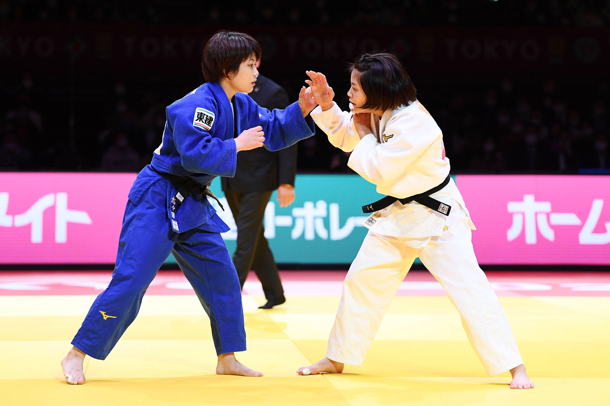 女子52㎏級決勝 阿部詩vs志々目愛.JPG
