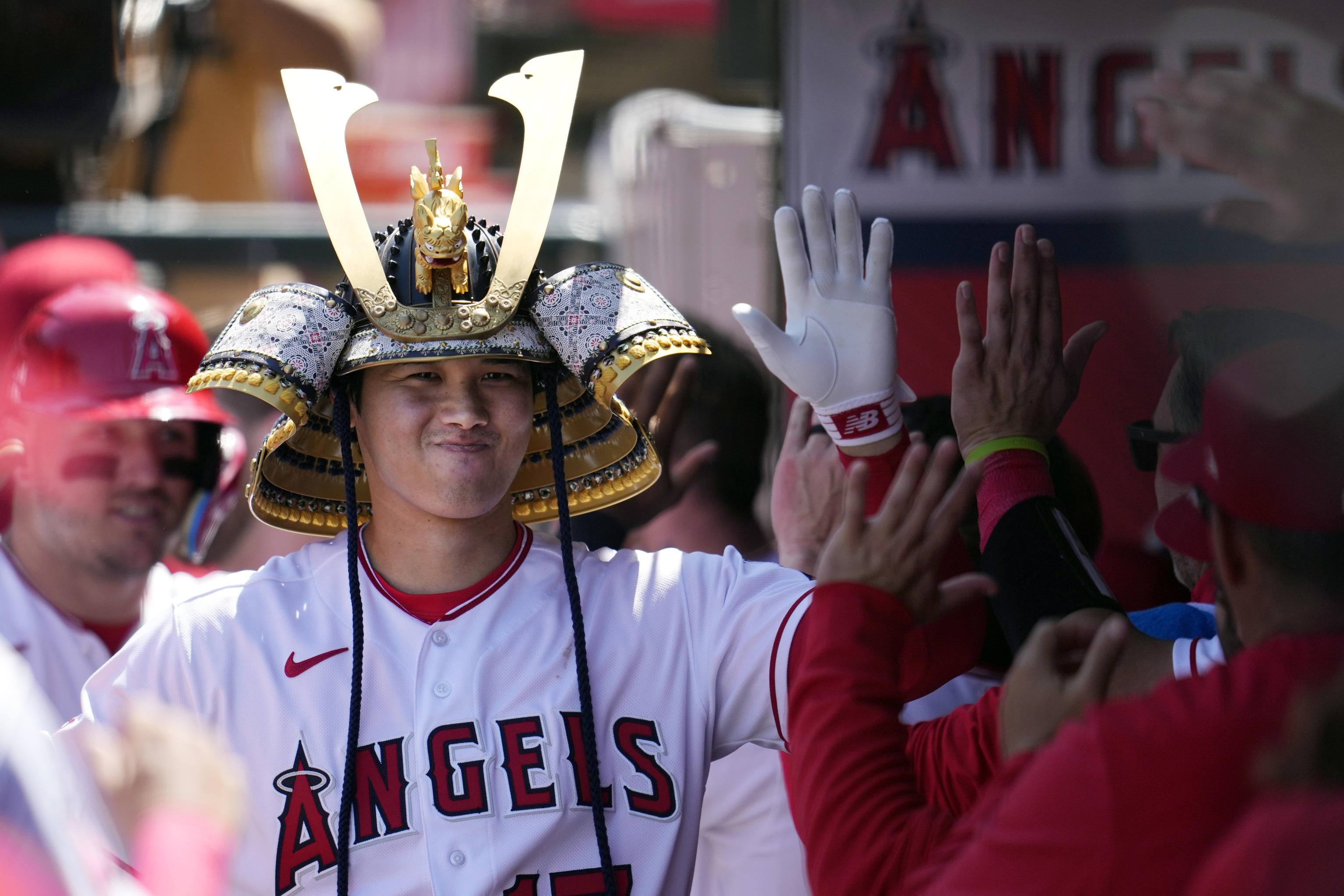 0410大谷翔平初兜 写真:AP_アフロ.jpg