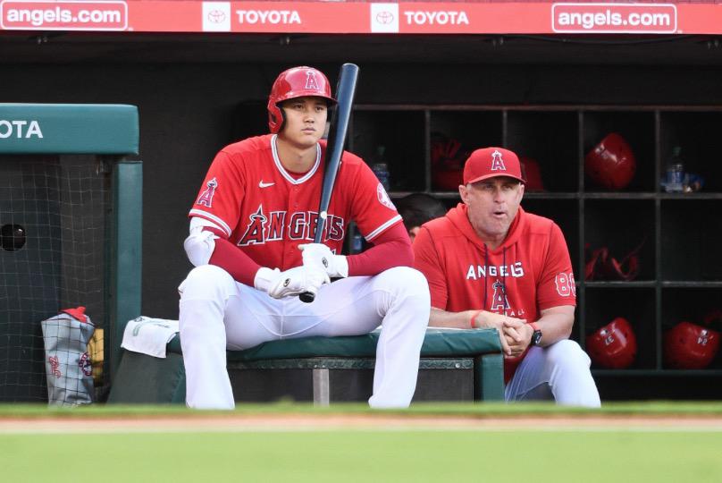 大谷翔平・ネビン監督 Photo by Icon Sportswire _ Getty Images.jpg