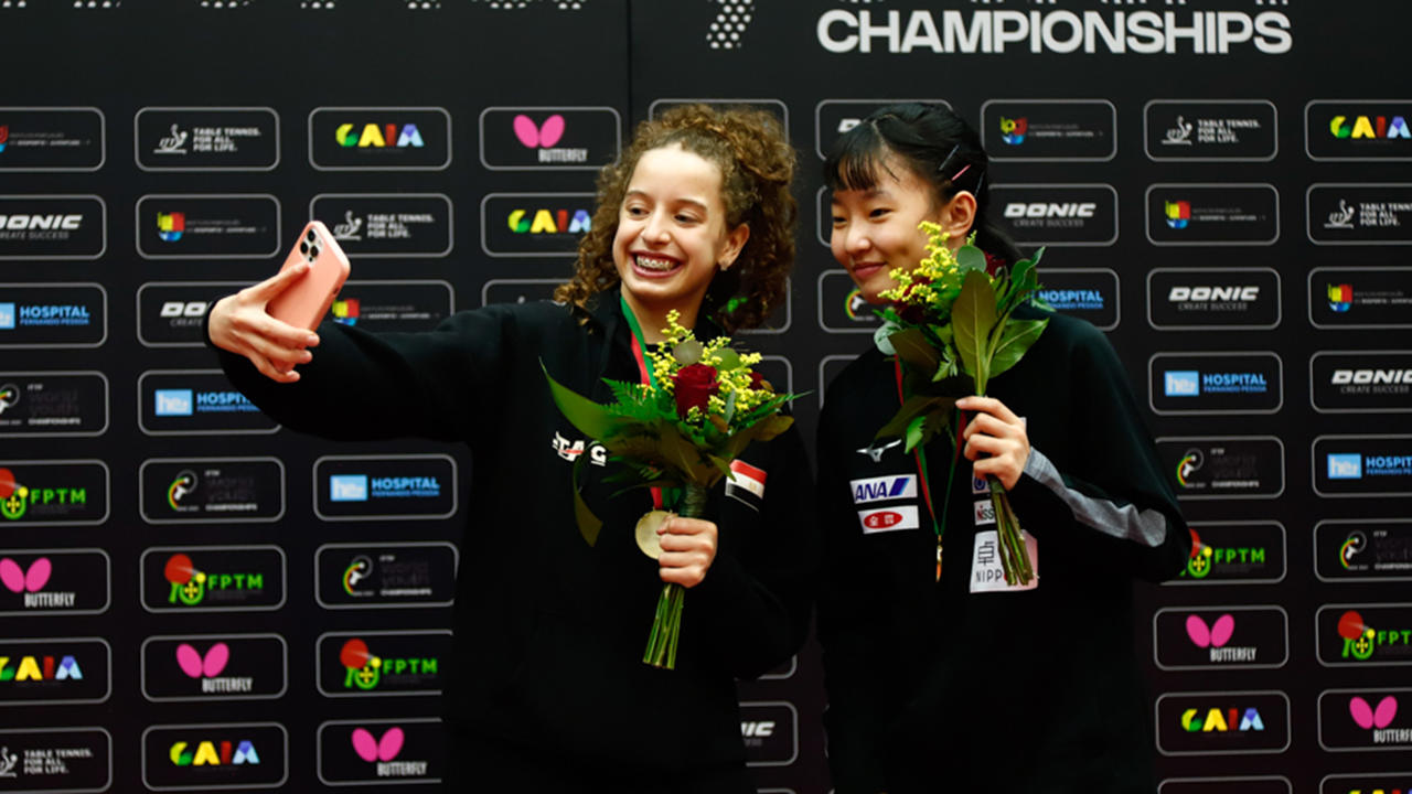 女子ダブルス１.jpg