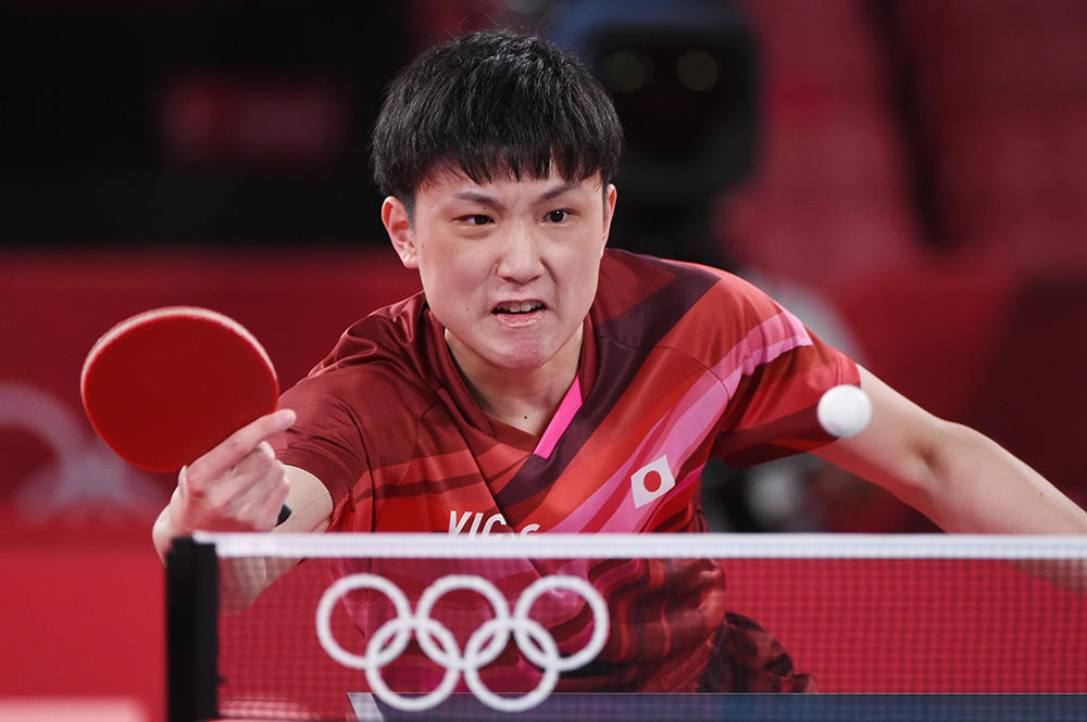 張本智和 エース対決で逆転勝利！日本、ドイツと1勝1敗に【五輪卓球