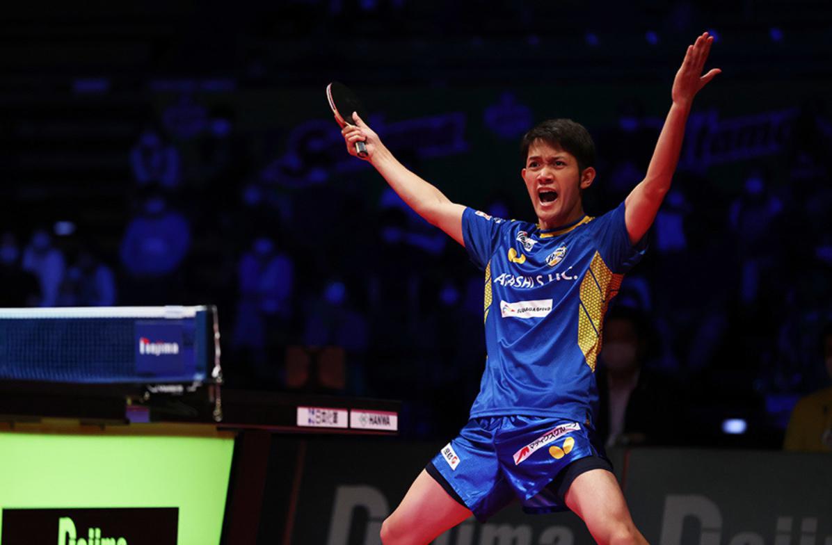 ビクトリーマッチを制した 吉村和弘 写真：T.LEAGUE_アフロスポーツ.jpg