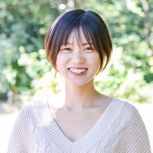石根 友理恵