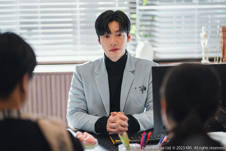 コン・テギョン役：アン・ジェヒョン